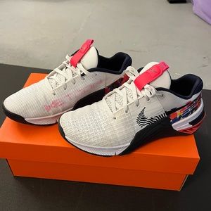 NIKE METCON size 6